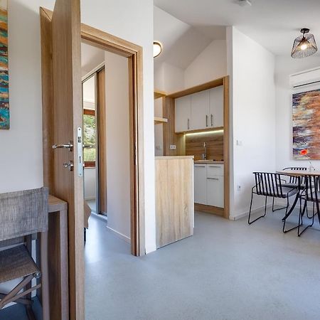 Apartments Jezera Lovisca מראה חיצוני תמונה