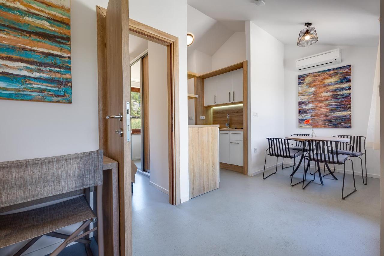 Apartments Jezera Lovisca מראה חיצוני תמונה