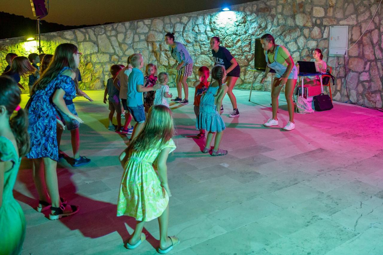 Apartments Jezera Lovisca מראה חיצוני תמונה